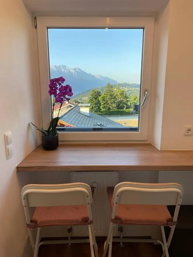 Suite Mutters Innsbruck Apartment