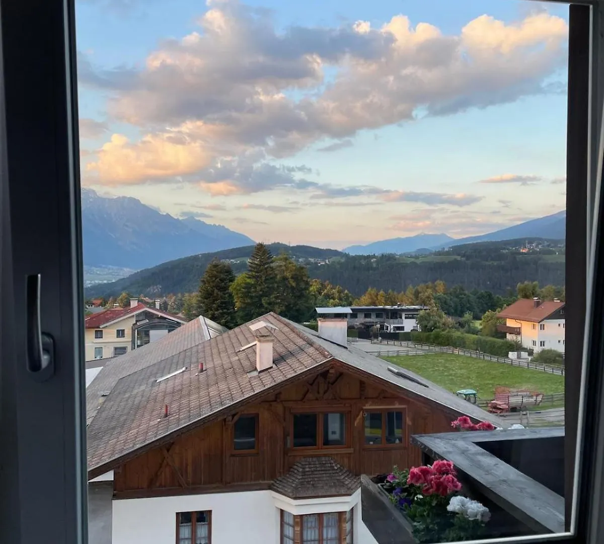 Suite Mutters Innsbruck 0*,